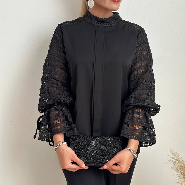 شومیز کرپ گیپور دوزی با آستین عروسکی مشکی